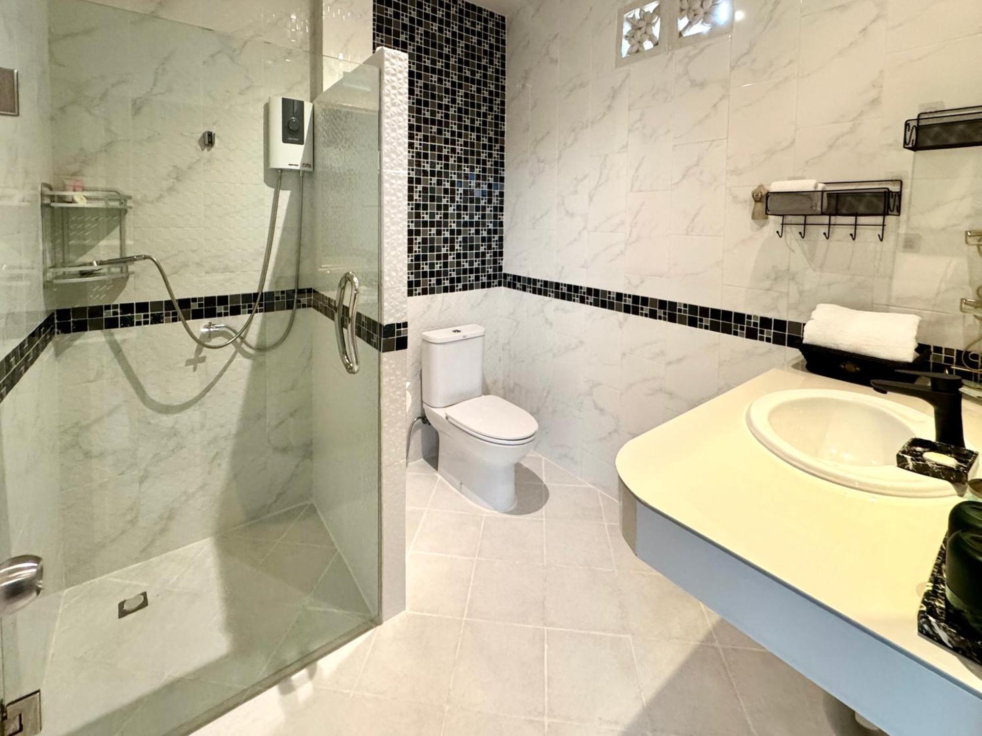 Klong Muang Beach Apartment Exterior photo