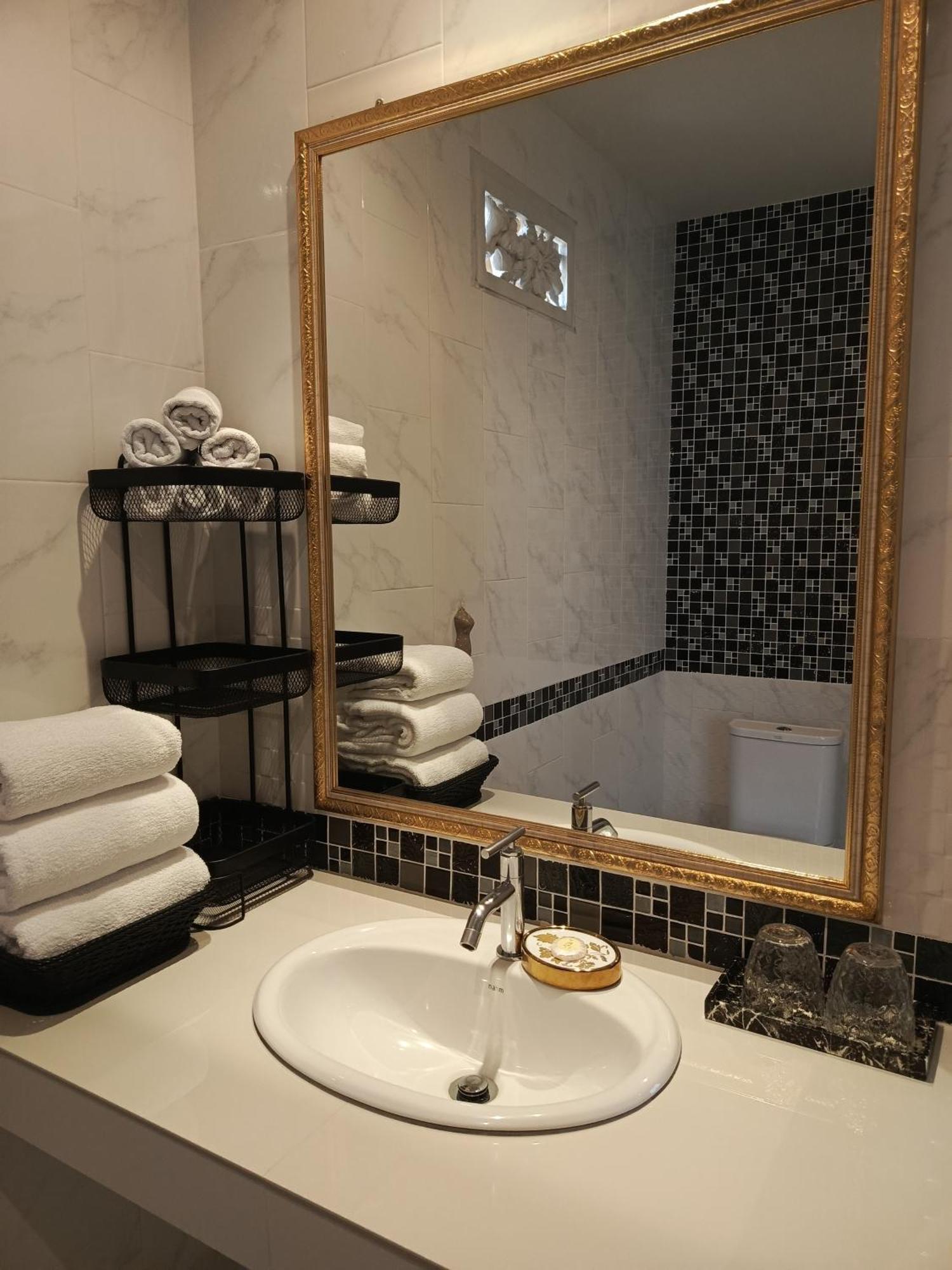 Klong Muang Beach Apartment Exterior photo